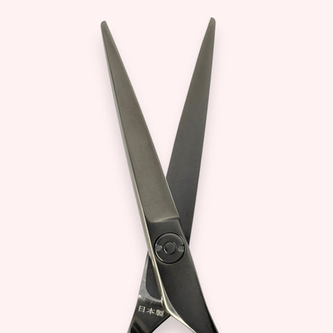 Kuro Shear 5.5" by Garrett Markenson